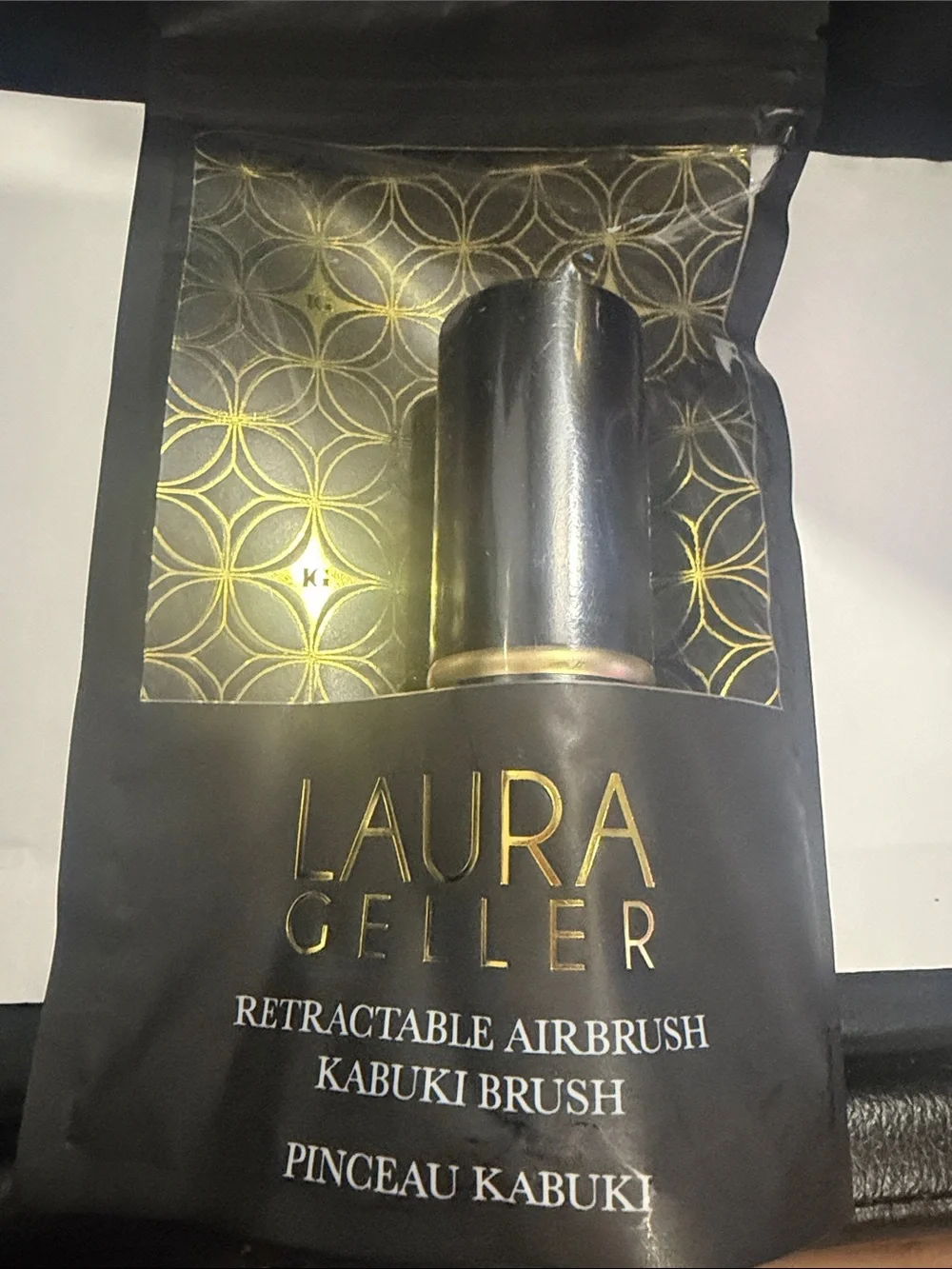 Laura Geller Black and Gold Retractable AirBrush/ Kabuki Brush/new